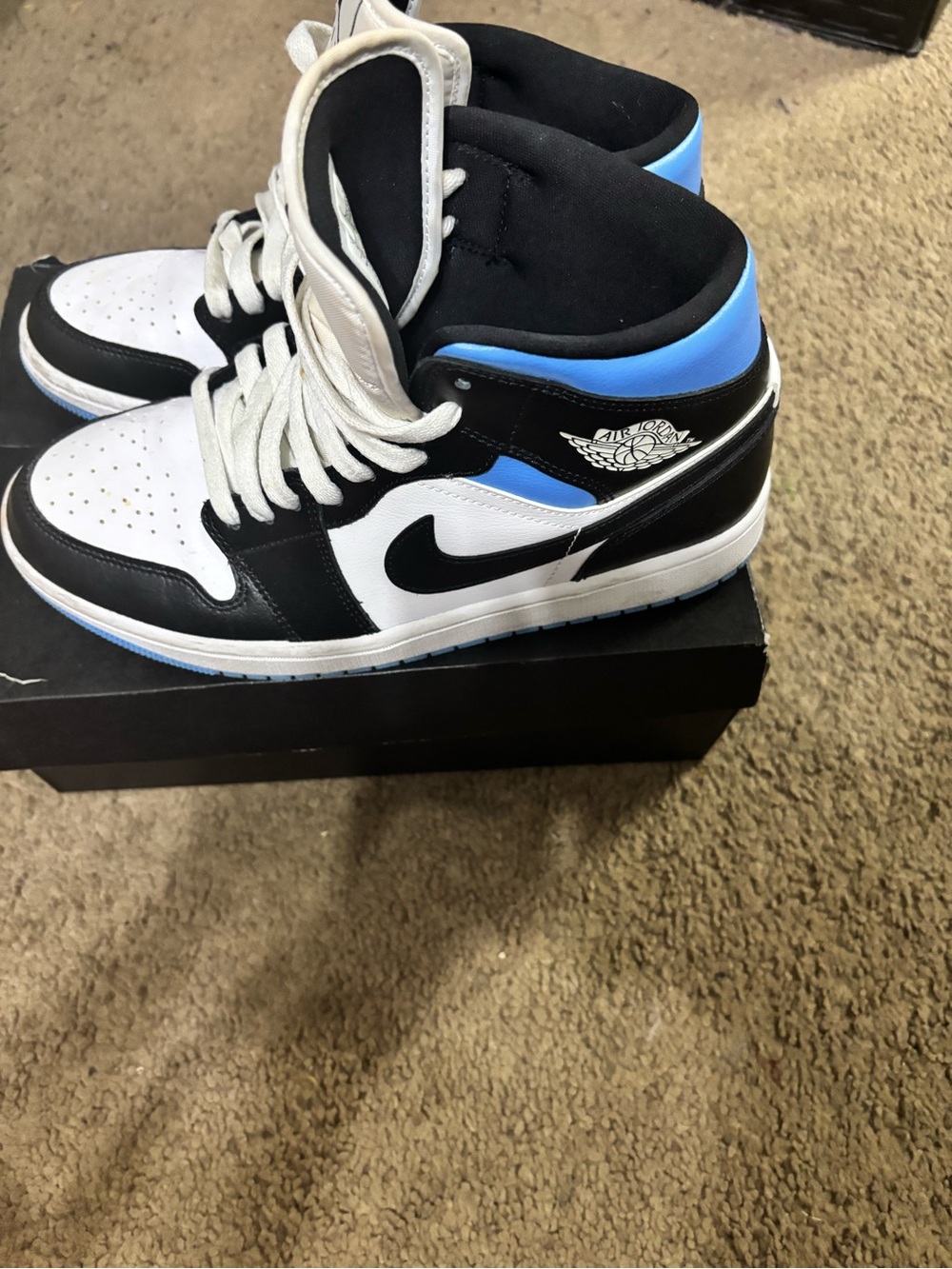 Jordan Retro High Top Sneakers - White/Black/Light Blue